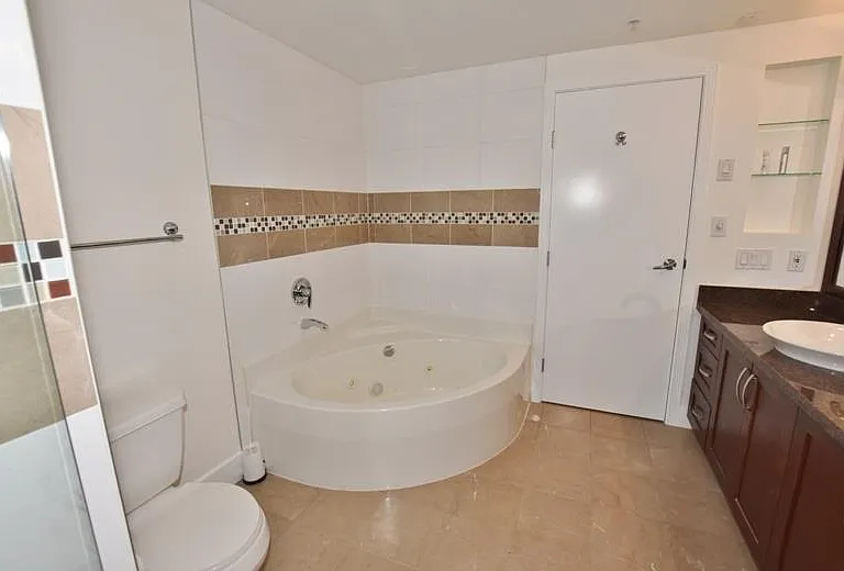 1228 W Hastings St #1902 — Photo 14