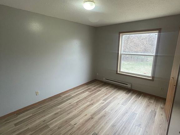 2nd image of 124 Earl St APT 9