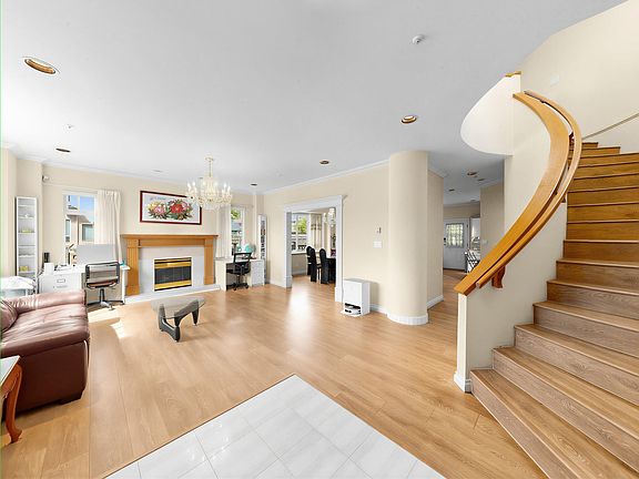 2nd image of 7806 Montcalm St
