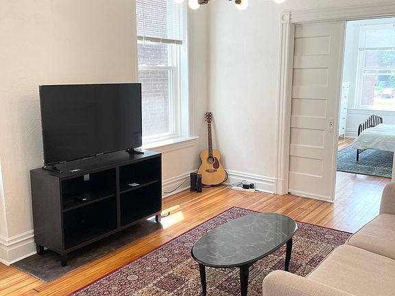 5th image of 3310 Ohio Ave #2F