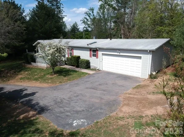 47 Eve Dr, Asheville, NC 28806
