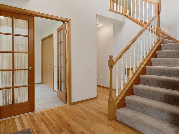 3rd image of 925 16th Avenue Ct SE