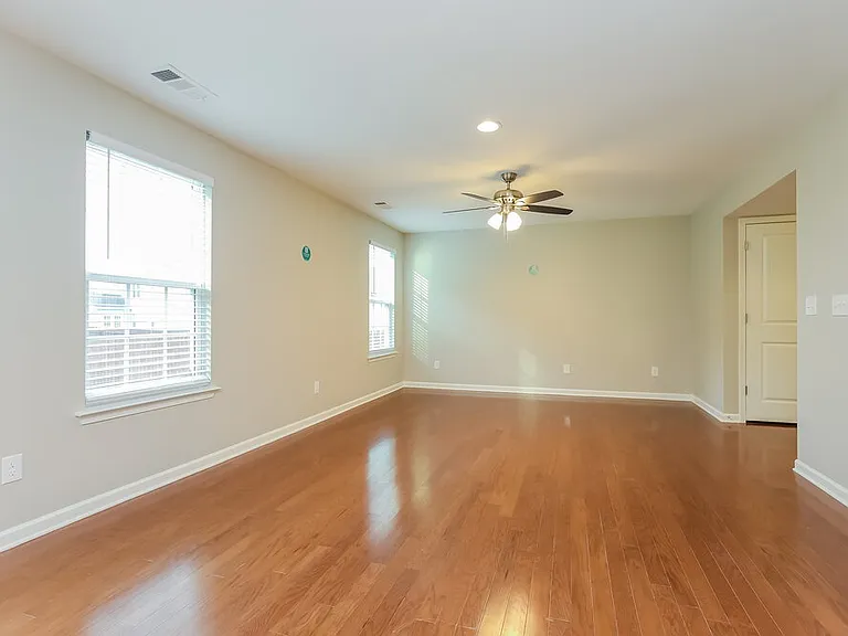 408 Parmley Ln — Photo 4