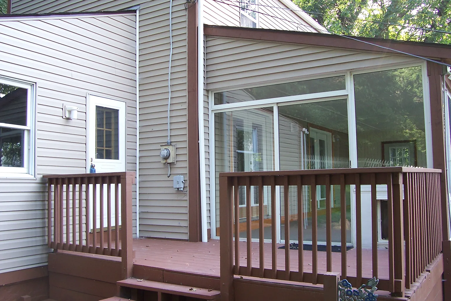 6238 Sawyer St photo 1
