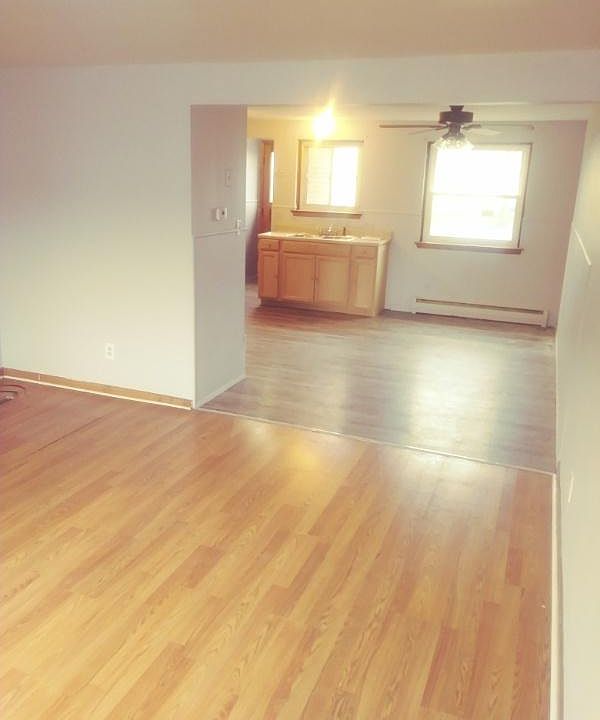 1st image of 16 Floreis Ct