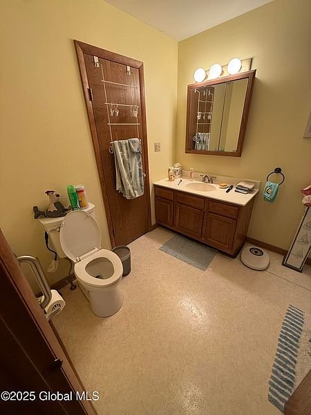 3rd image of 1307 Cambridge Manor Drive