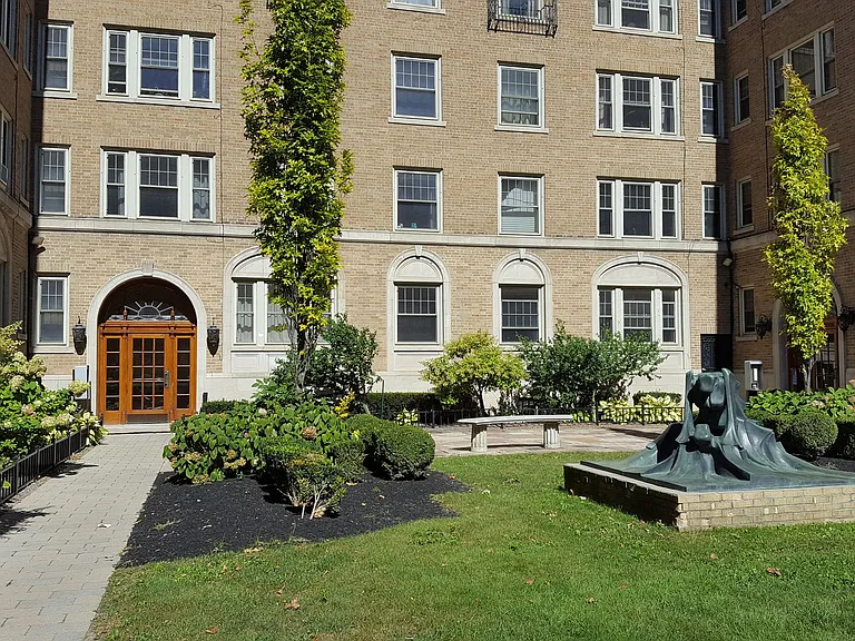 Bryant Apartments — Photo 57