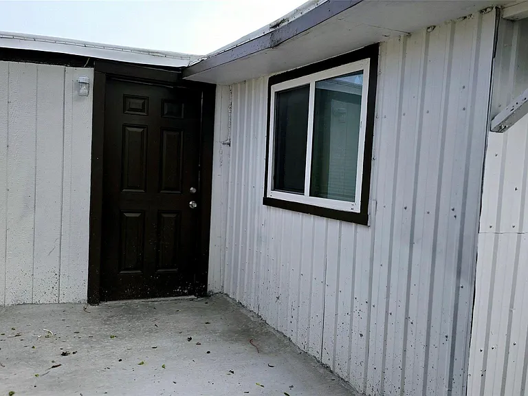 101 S Lockhart St #C — Photo 2