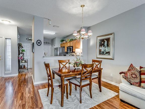 3rd image of 520 Southbranch Dr