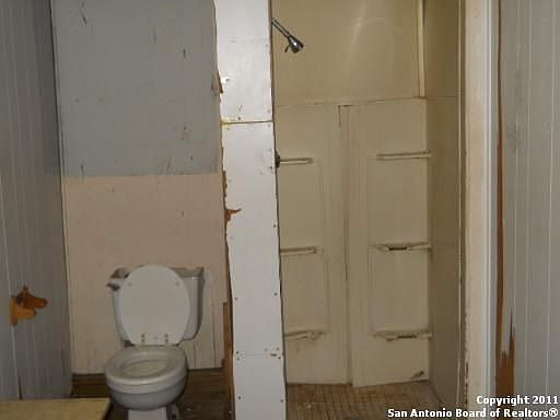 4th image of 2236 Waverly Ave