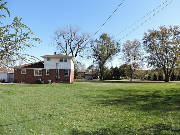 5th image of 300 Blackstone Ave