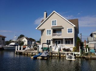 1 Island Ct, Brick, NJ 08724