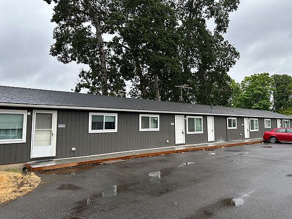 2nd image of 3623-3639 White Oak Ct NE #3637