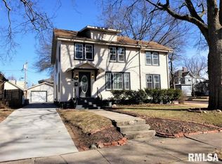 1024 S 4th St, Pekin, IL