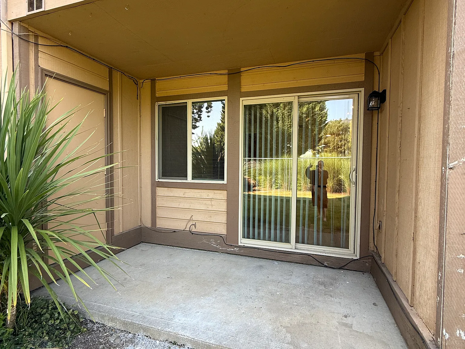 2 bed, 1038 sqft, $1,825 — Photo 2
