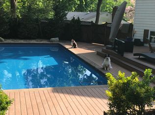 3 E View Ct, Port Washington, NY 11050