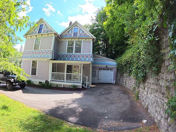 5th image of 326 Green St
