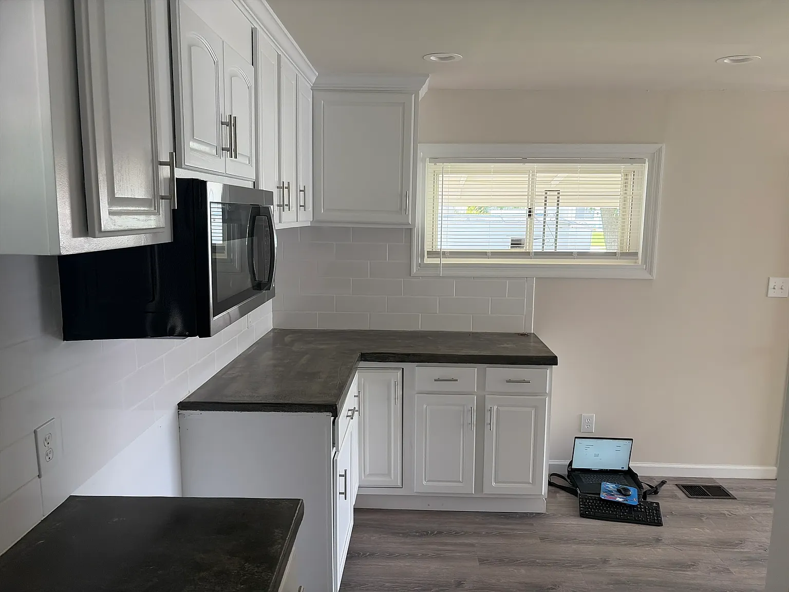3 bed, 1054 sqft, $1,200 — Photo 3