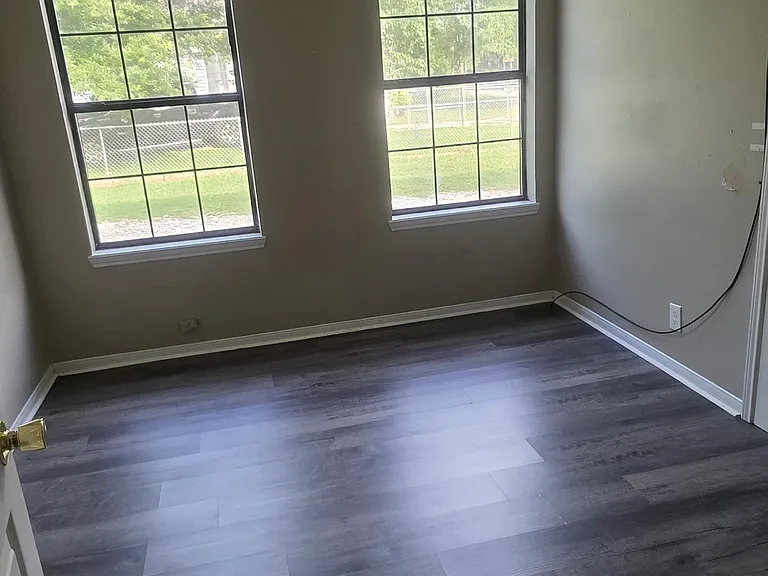 940 Roosevelt Dr — Photo 15