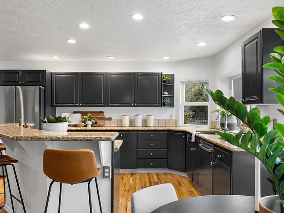 3rd image of 3201 E Rivernest Ln