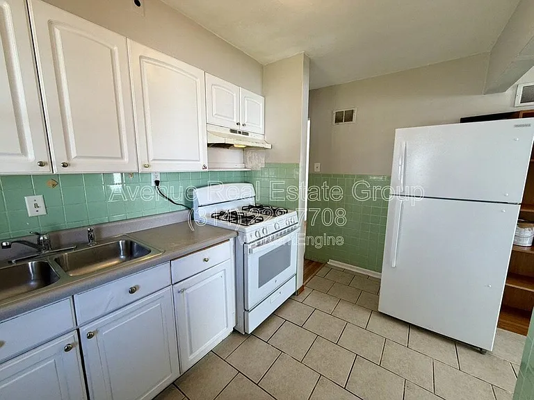 9905 Iveland Dr — Photo 5