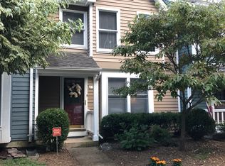 1516 Poplar Grove Dr, Reston, VA 20194