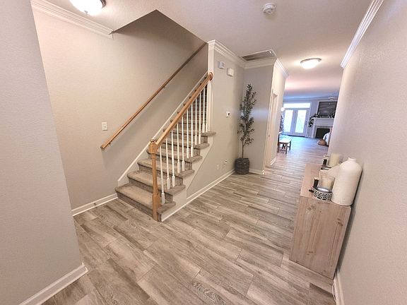 3rd image of 512 Fieldstone Glen Way