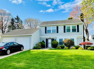 19 Lavender Dr, Edison, NJ 08820