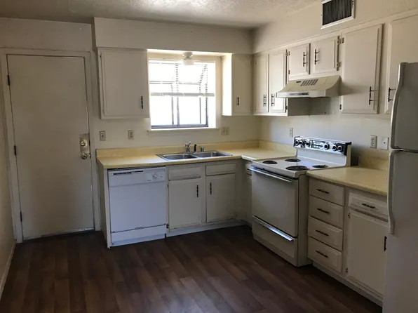 2033 S Don Roser Dr APT B, Las Cruces, NM 88011