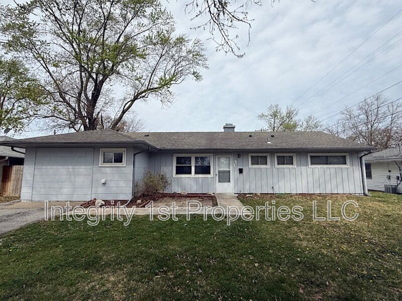 1st image of 7408 E 109th St