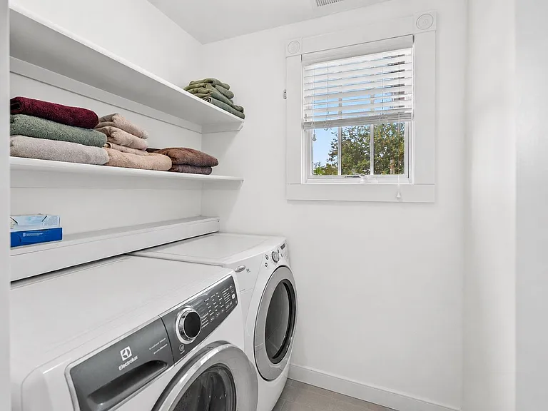 5213 Cathedral Ave NW — Photo 41