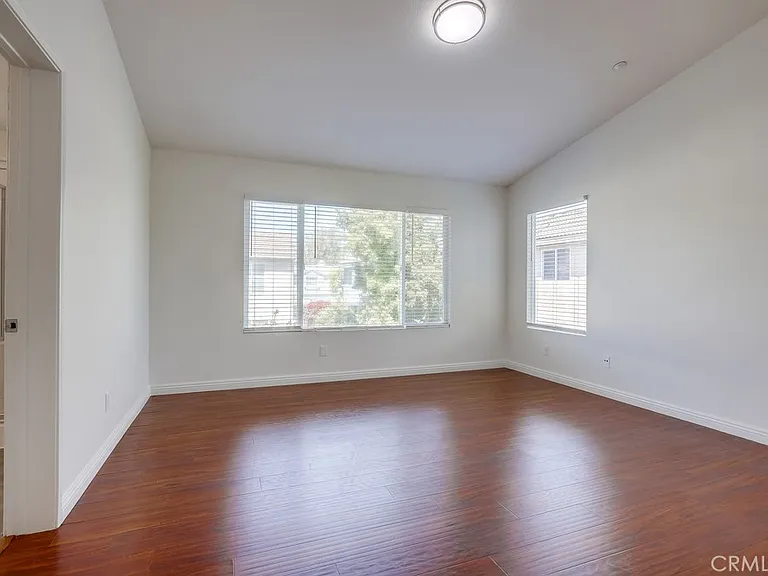 321 Riley Ct — Photo 49