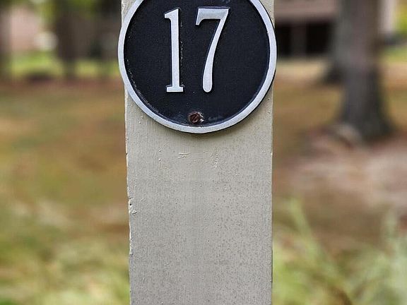 2nd image of 27 Bent Oak Ln