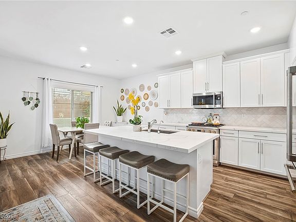 3rd image of 600 N Carriage Hill Dr #1045