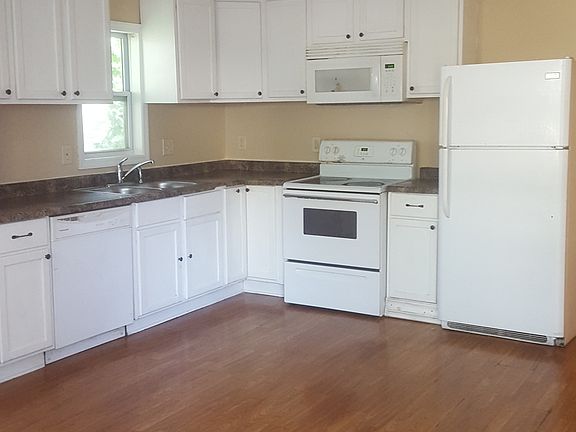 5th image of 690 Western Ave N #1
