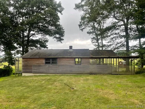 8 Shore Grove Road, Clinton, CT 06413