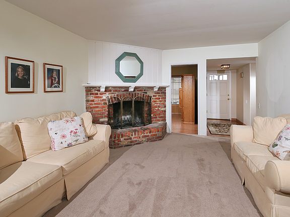 3rd image of 2413 Fairmount Ave