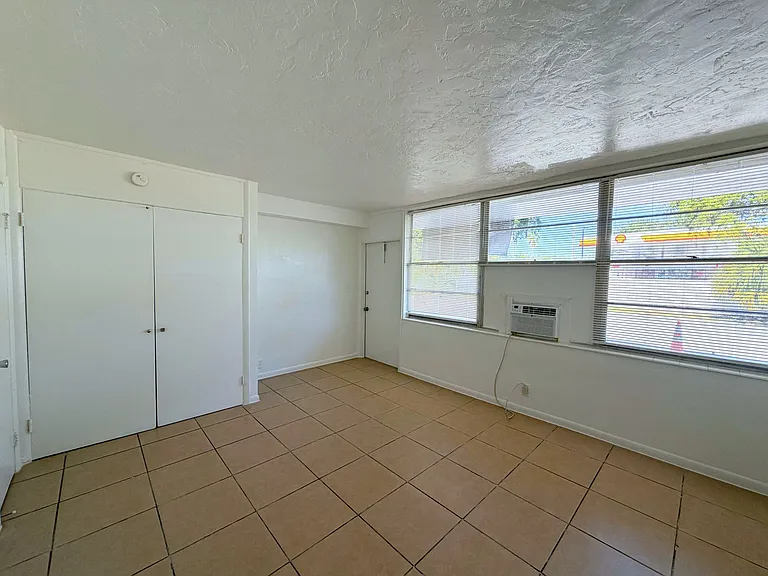 4611 South Congress Ave — Photo 28