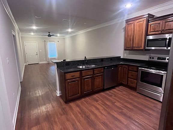 4th image of 2311 Nassau Ln
