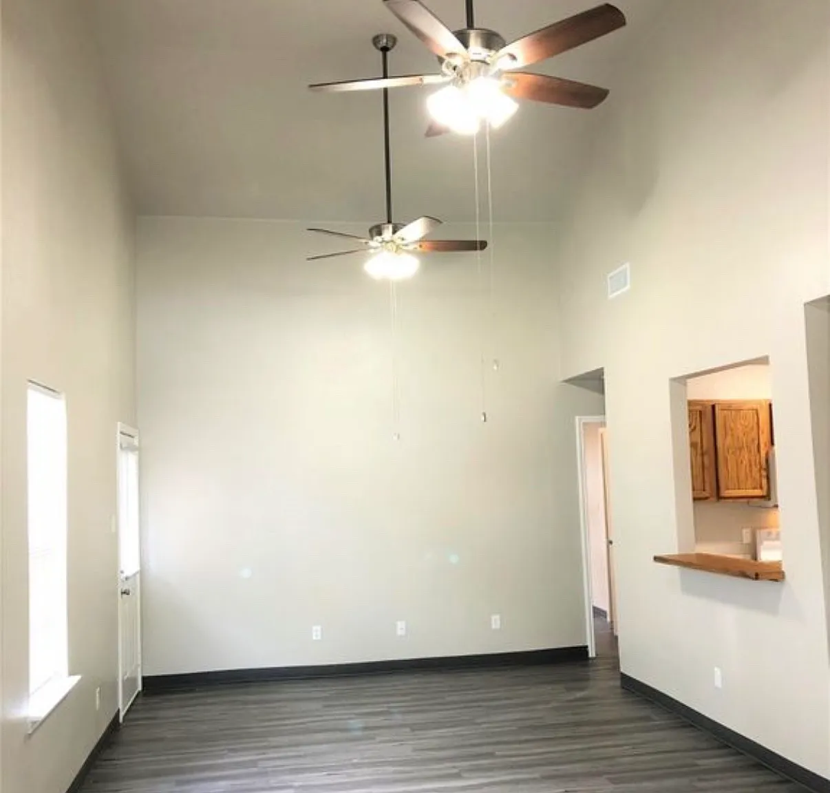 2 bed, 1016 sqft, $975 — Photo 2