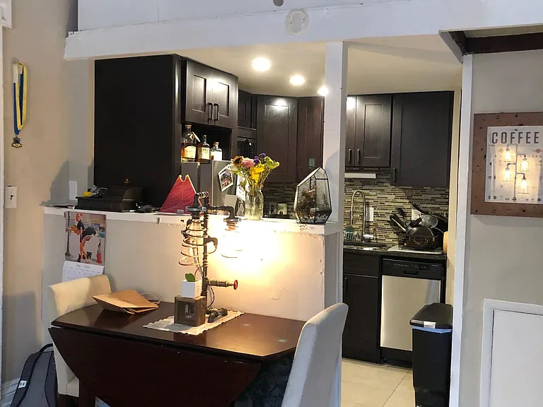 322 S 10th St #1F — Photo 8