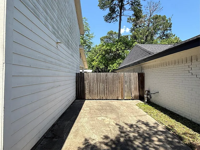 2311 Quail Haven Rd — Photo 4
