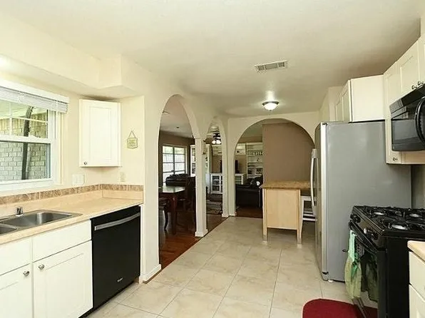 6010 Moonmist Dr, Houston, TX 77081