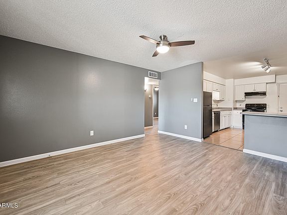 3rd image of 1914 W Hayward Ave APT 17