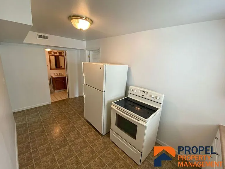 8141 Macomb St — Photo 5