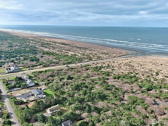 5th image of 473 Sand Dune Avenue SW