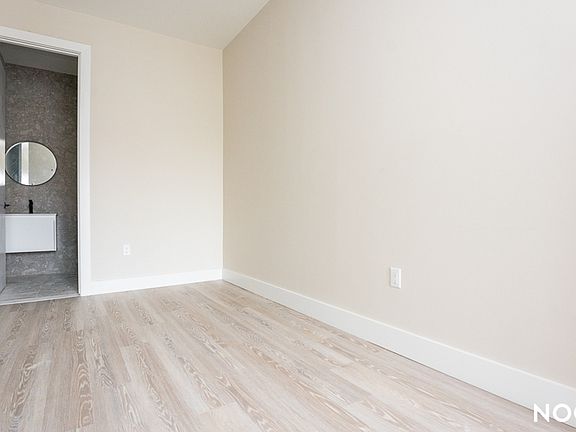 3rd image of 373 Knickerbocker Ave #3F