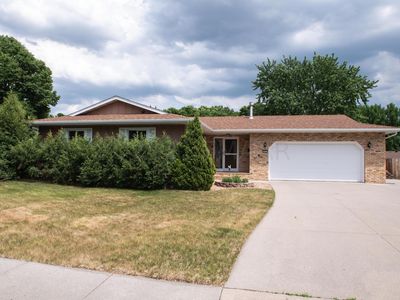 3001 Edgewood Dr N, Fargo, ND, 58102