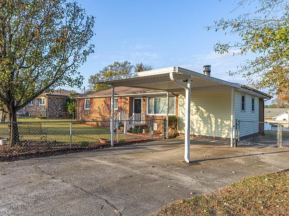 5th image of 3424 Westmont Dr
