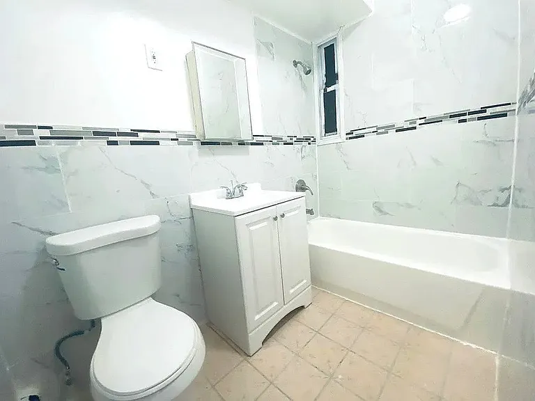 402 Stuyvesant Ave #4B — Photo 2